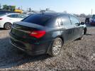 Chrysler 200 Limited Image 4