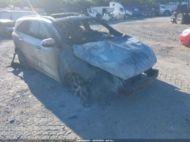  Salvage Kia Sorento