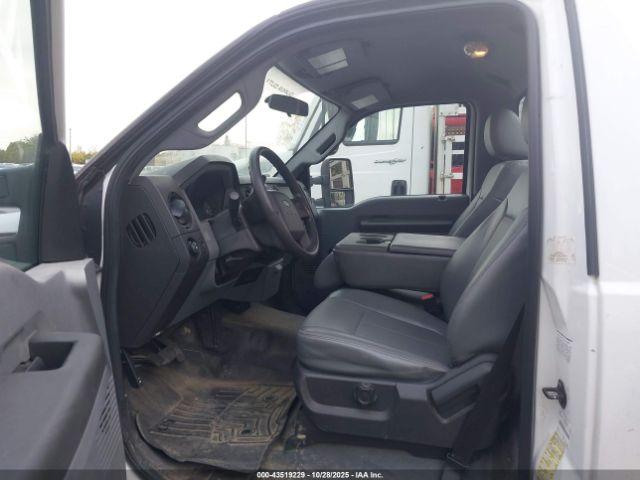 Ford F-450 Xl Image 2