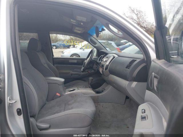 Toyota Tacoma Base V6 Image 2