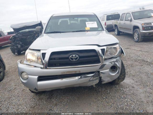 Toyota Tacoma Base V6 Image 17