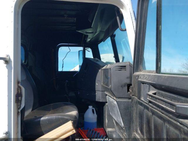 Freightliner Conventional Fld120 Image 6