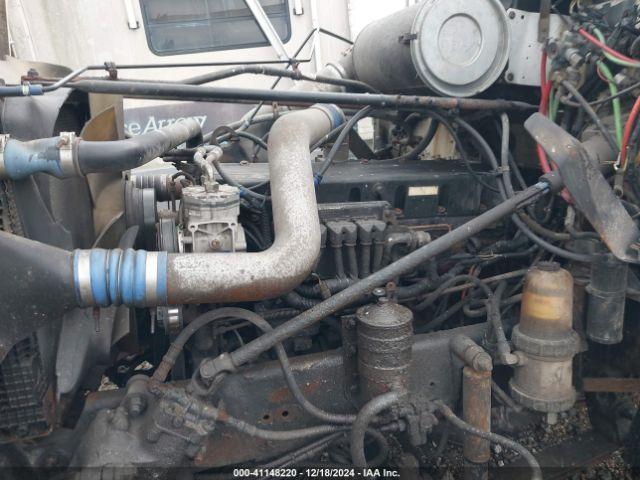 Freightliner Conventional Fld120 Image 13