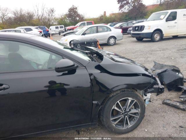 Kia Forte Lxs Image 16