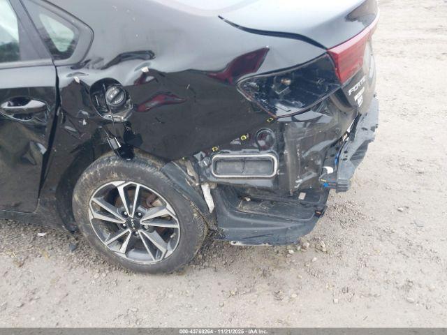 Kia Forte Lxs Image 12