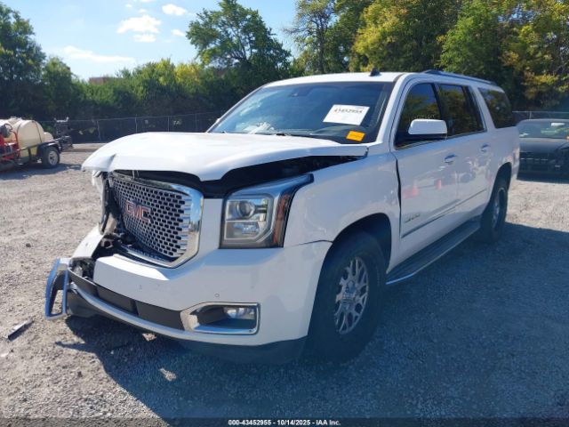 GMC Yukon Denali Image 2