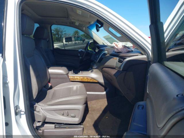 GMC Yukon Denali Image 7