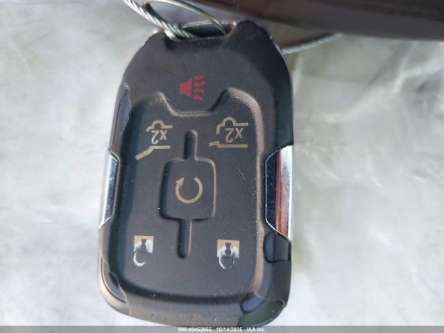 GMC Yukon Denali Image 9