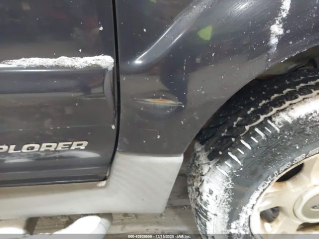 Ford Explorer Image 7