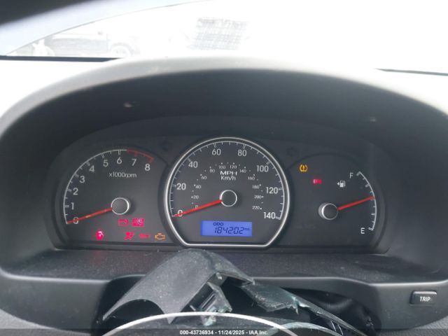 Hyundai ELANTRA Blue Image 10