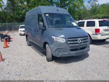  Salvage Mercedes-Benz Sprinter 2500