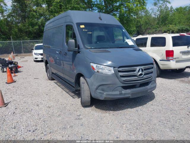  Salvage Mercedes-Benz Sprinter 2500