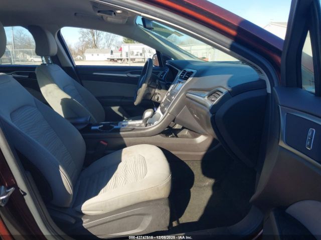 Ford Fusion S Image 2