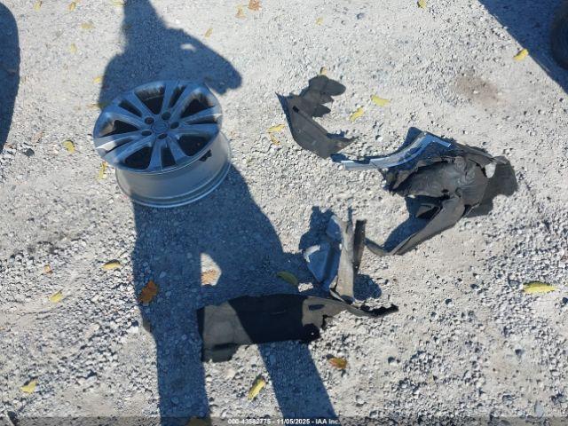 Chrysler 200 Limited Image 9