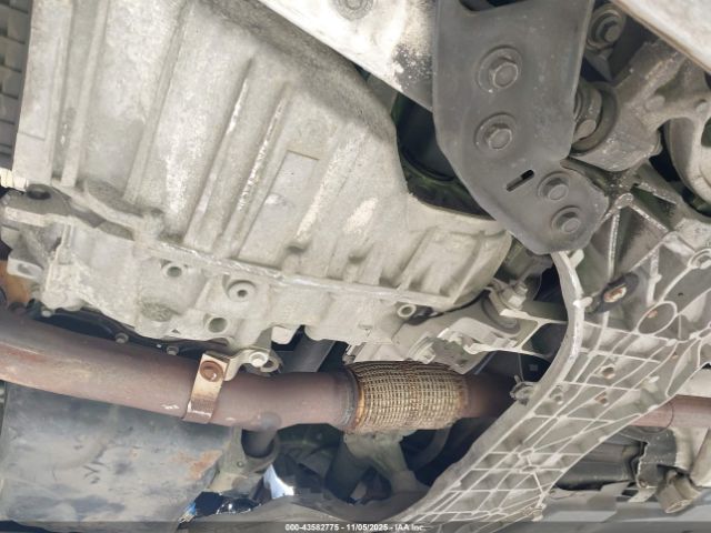 Chrysler 200 Limited Image 10