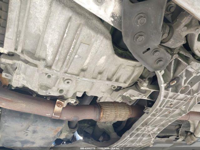 Chrysler 200 Limited Image 10