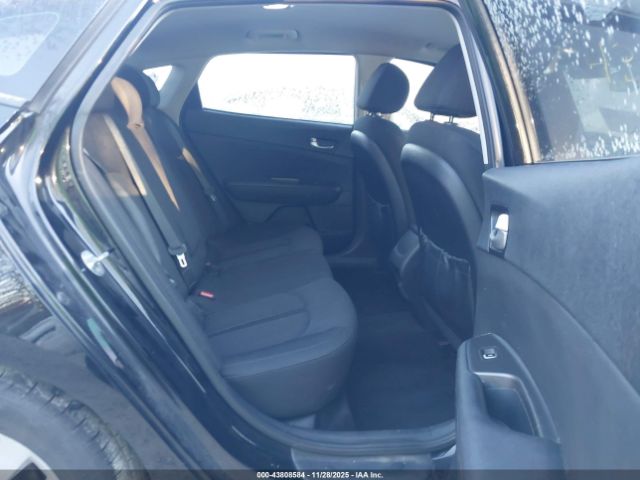 Kia Optima Lx Image 8