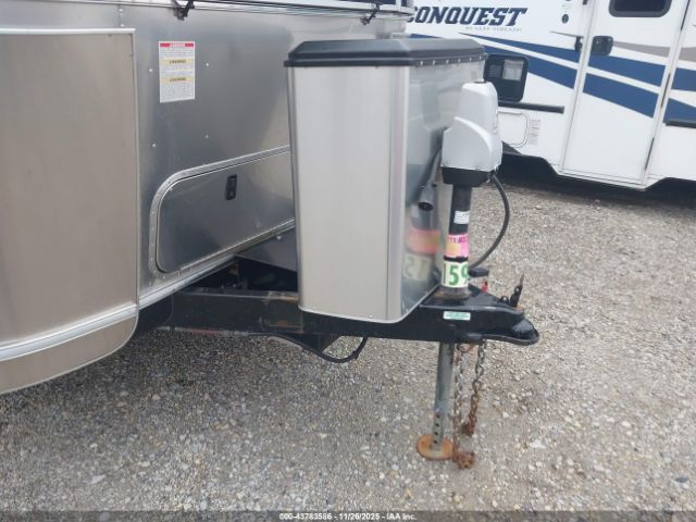 Airstream Flying Cloud Image 13