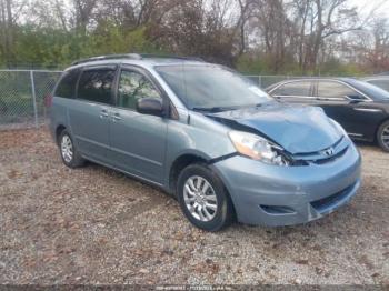  Salvage Toyota Sienna