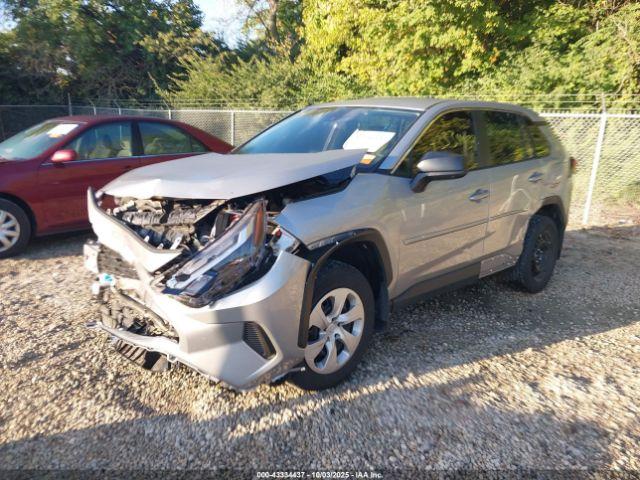 Toyota RAV4 Le Image 8