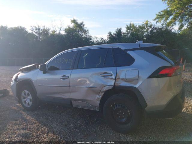 Toyota RAV4 Le Image 14
