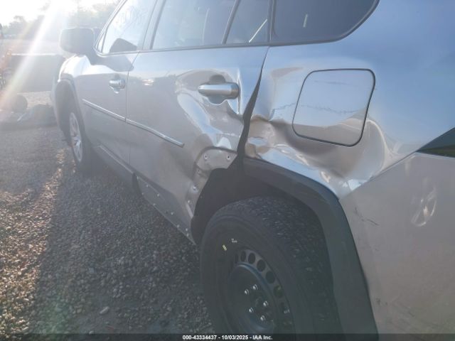 Toyota RAV4 Le Image 19