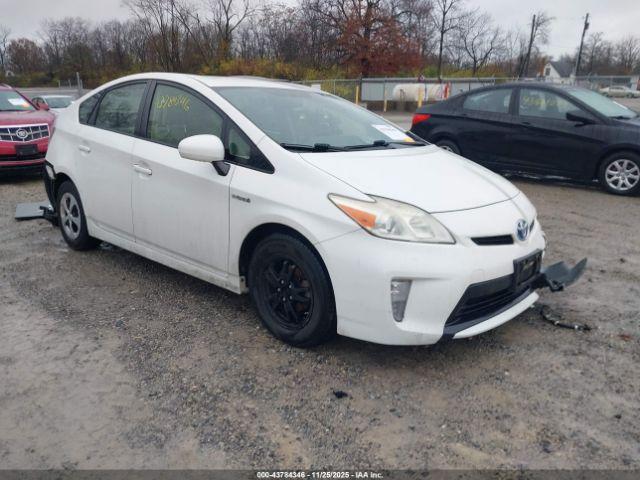 Salvage Toyota Prius