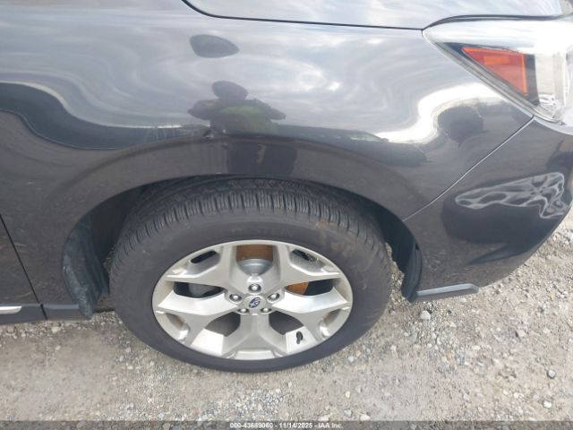 Subaru Forester 2.5i Touring Image 14