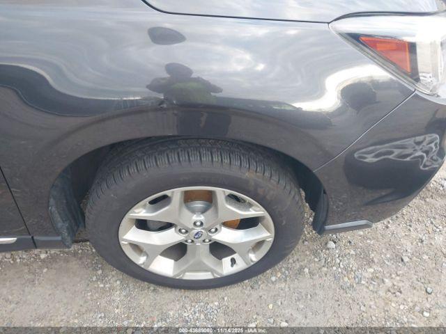 Subaru Forester 2.5i Touring Image 14