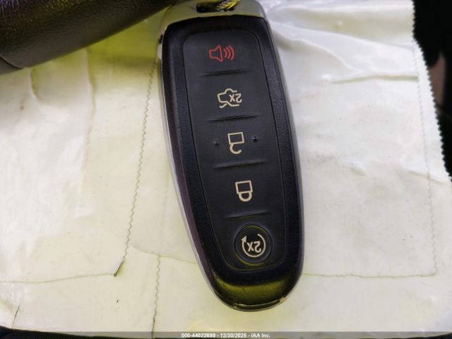 Ford Escape Titanium Image 10