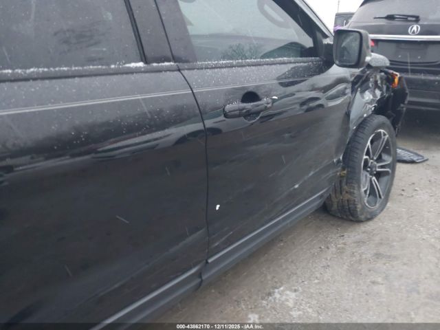 Ford Explorer Sport Image 16