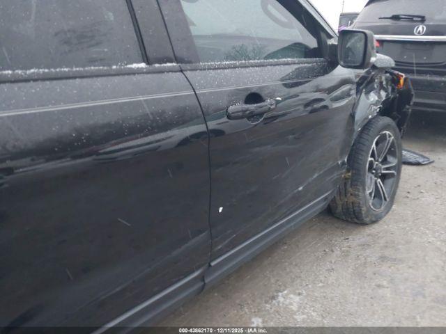 Ford Explorer Sport Image 16