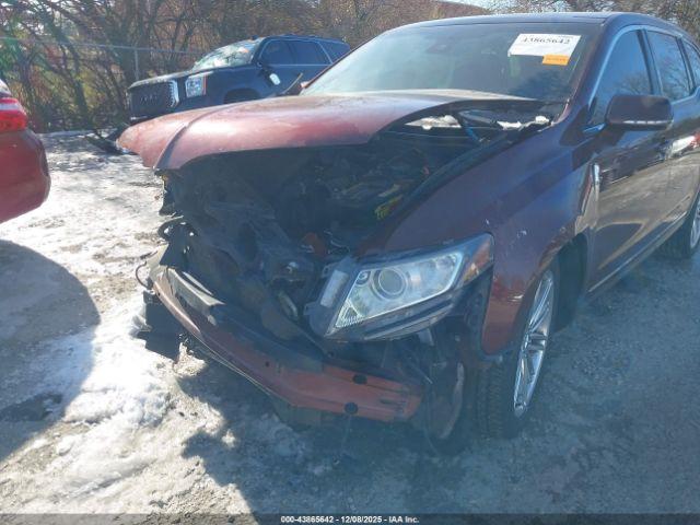 Lincoln MKT Ecoboost Image 16