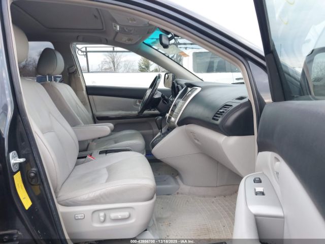 Lexus RX Image 18