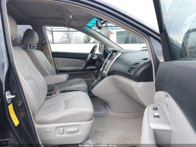 Lexus RX Image 18