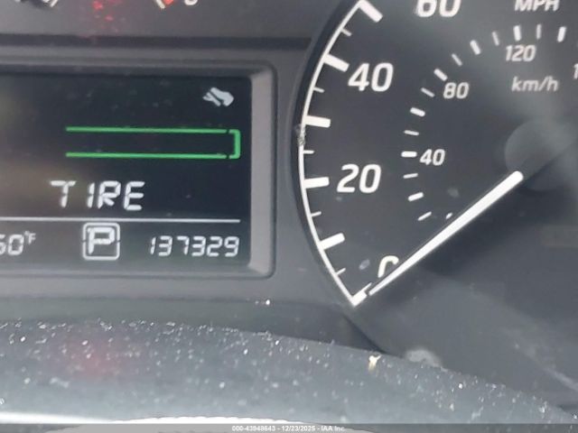 Nissan Sentra S Image 2