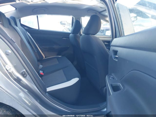 Nissan Versa 1.6 Sv Xtronic Cvt Image 17