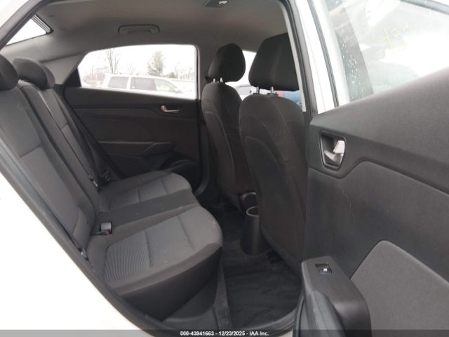 Hyundai ACCENT Se Image 6