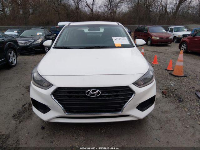 Hyundai ACCENT Se Image 13