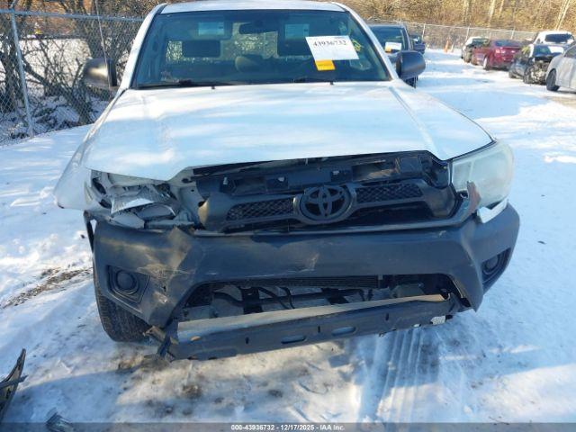 Toyota Tacoma Image 2