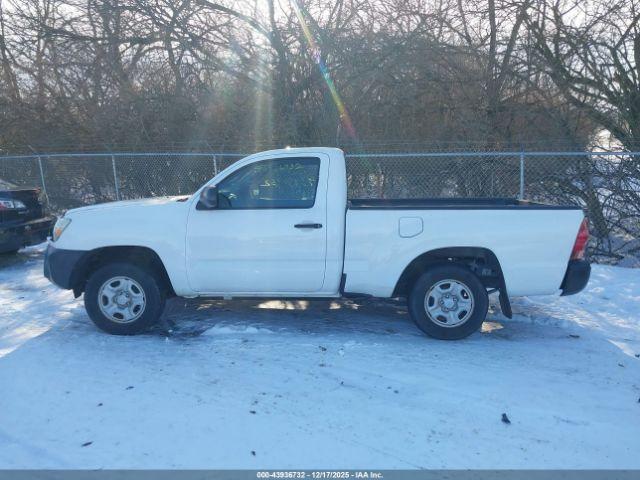 Toyota Tacoma Image 3