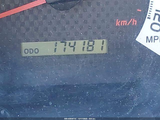 Toyota Tacoma Image 16