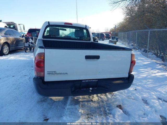 Toyota Tacoma Image 14