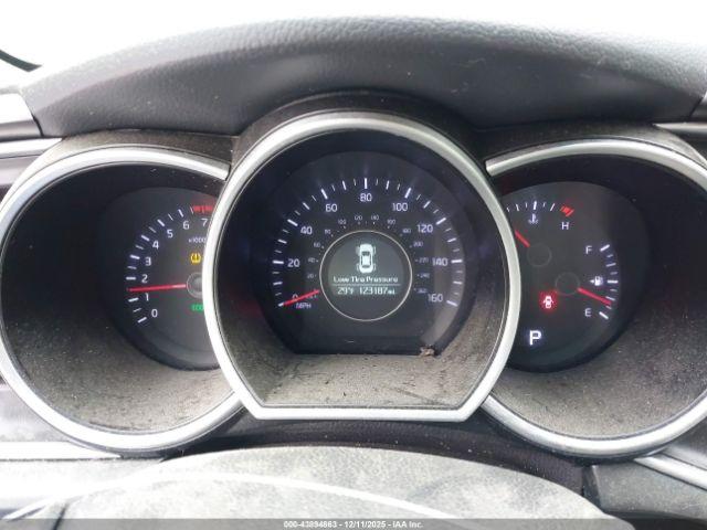 Kia Optima Lx Image 18