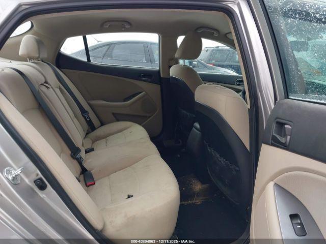 Kia Optima Lx Image 4