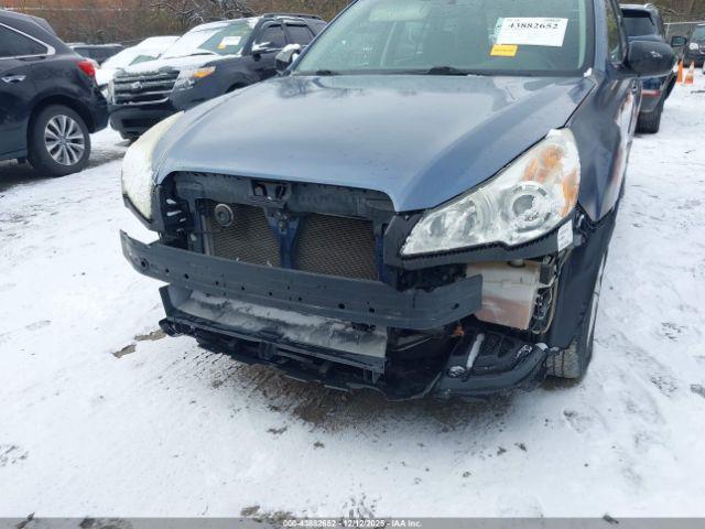 Subaru Outback 2.5i Image 2