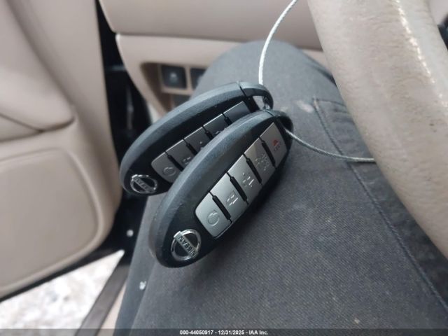 Nissan Pathfinder Platinum Image 3