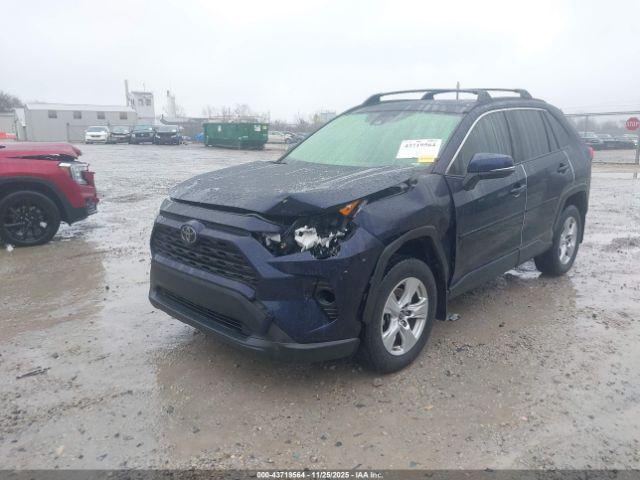 Toyota RAV4 Xle Image 7