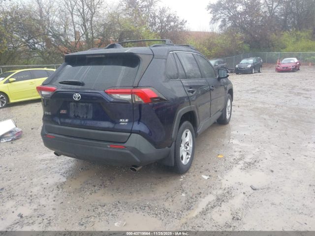 Toyota RAV4 Xle Image 16