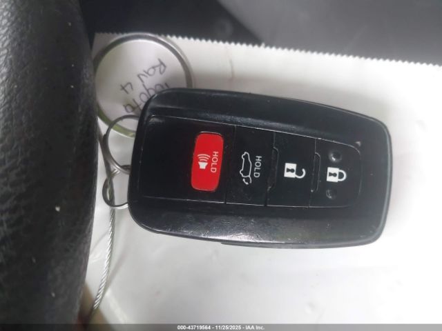 Toyota RAV4 Xle Image 5